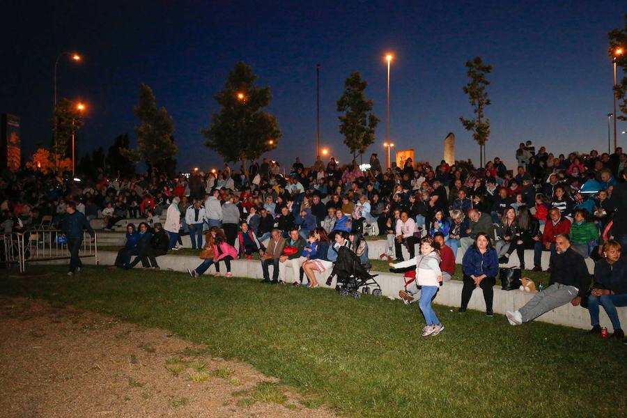 La programación de las fiestas del patrón de la ciudad ha incluido música, teatro, fuegos artificiales y un concierto homenaje a la música disco de los 7 y 80, entre otras cosas.