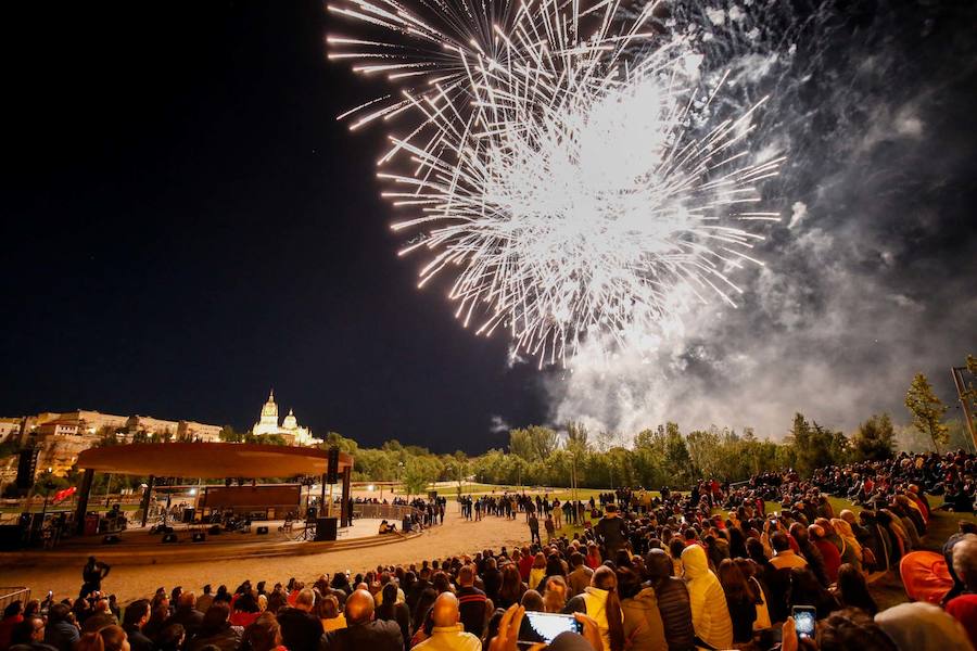 La programación de las fiestas del patrón de la ciudad ha incluido música, teatro, fuegos artificiales y un concierto homenaje a la música disco de los 7 y 80, entre otras cosas.