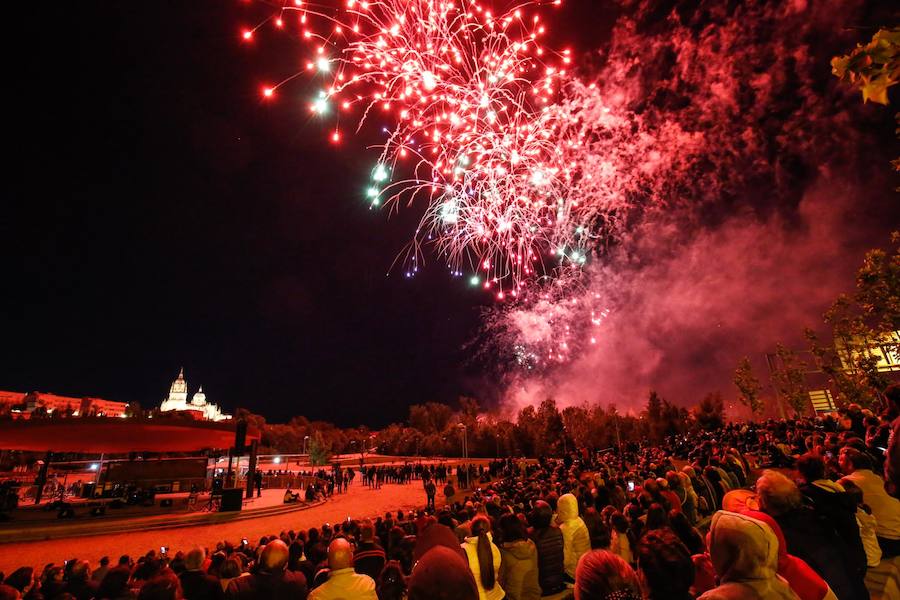 La programación de las fiestas del patrón de la ciudad ha incluido música, teatro, fuegos artificiales y un concierto homenaje a la música disco de los 7 y 80, entre otras cosas.