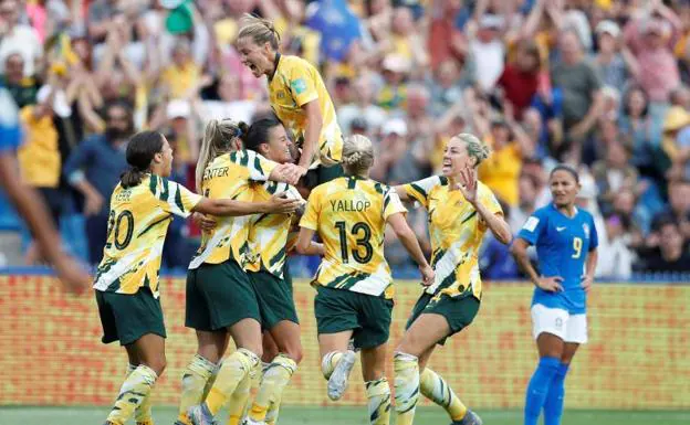 Las jugadoras de Australia, celebrando un gol. 