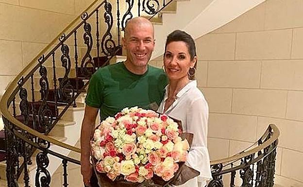 Zinedine Zidane y su mujer.