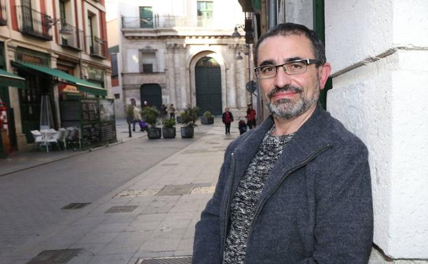 José Manuel de la Huerga, en la calle Platerías en 2017. 