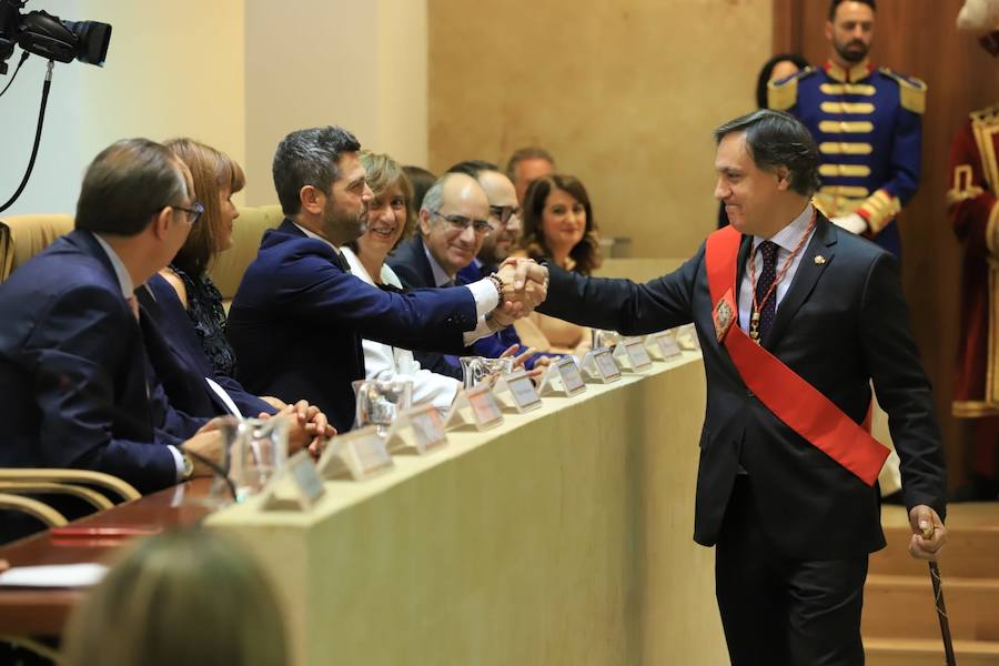 El popular ha sido elegido este sábado alcalde de Salamanca con los cuatro votos de los concejales de Cs y los once de su grupo