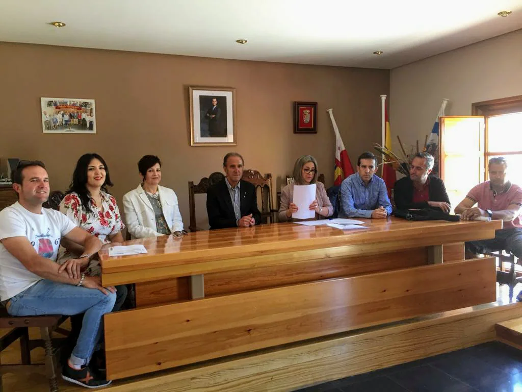 Ha sido constituido el nuevo Ayuntamiento de San Miguel del Arroyo, donde se ha reelegido alcalde a José Arenal Velasco, del PP.