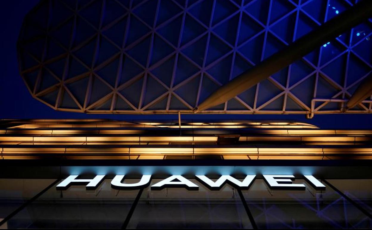 Las ventas de móviles de Huawei caen un 40% en todo el mundo