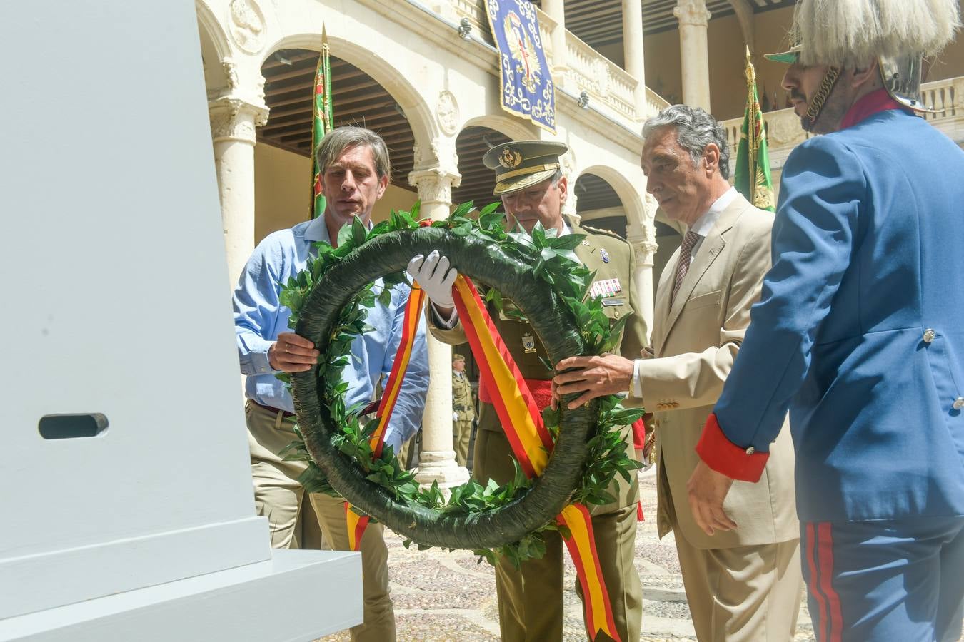 La Cuarta Subinspección General del Ejército (Suige) celebró el día de la unidad, con un acto que fue presidido por el jefe de este área de Defensa y comandante militar de Valladolid y Palencia, general José Rivas 