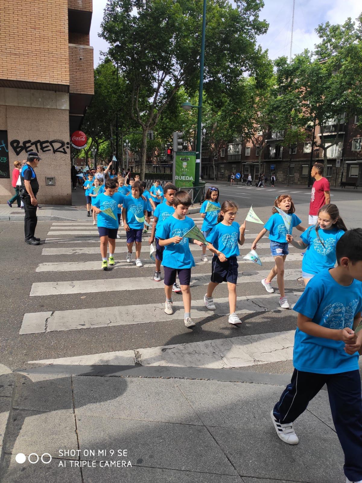 Fotos: Fiestas y II Marcha Solidaria del Colegio Sagrado Corazón-La Anunciata de Valladolid