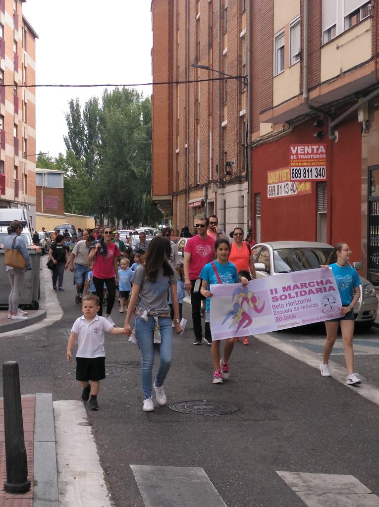 Fotos: Fiestas y II Marcha Solidaria del Colegio Sagrado Corazón-La Anunciata de Valladolid