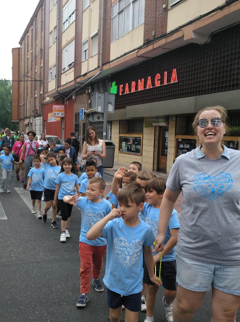 Fotos: Fiestas y II Marcha Solidaria del Colegio Sagrado Corazón-La Anunciata de Valladolid