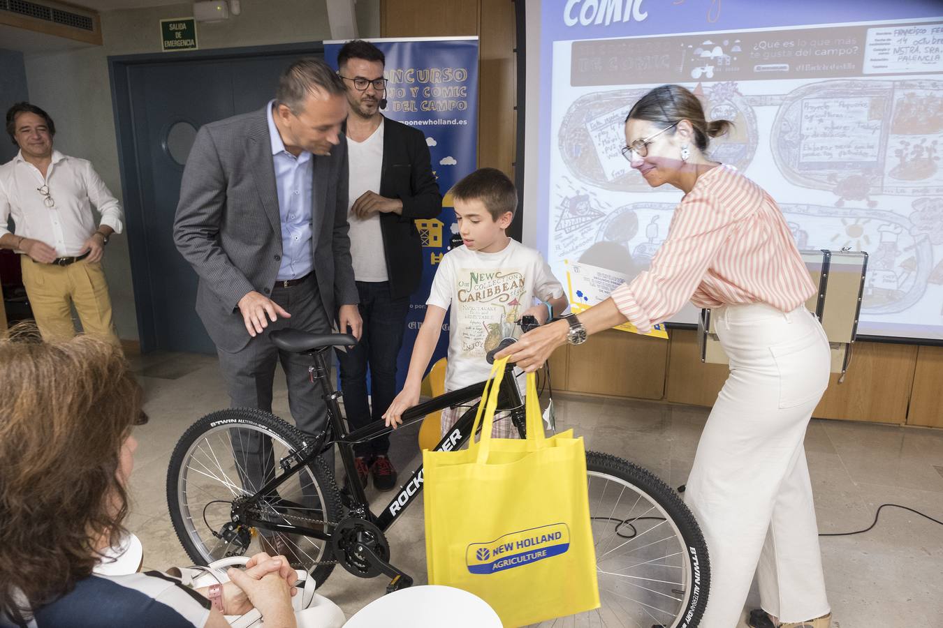 El concurso, organizado por New Holland y El Norte de Castilla, convocó a los escolares de entre tercero y sexto de primaria de Castilla y León para que plasmaran sobre el papel su particular modo de entender la vida en el campo