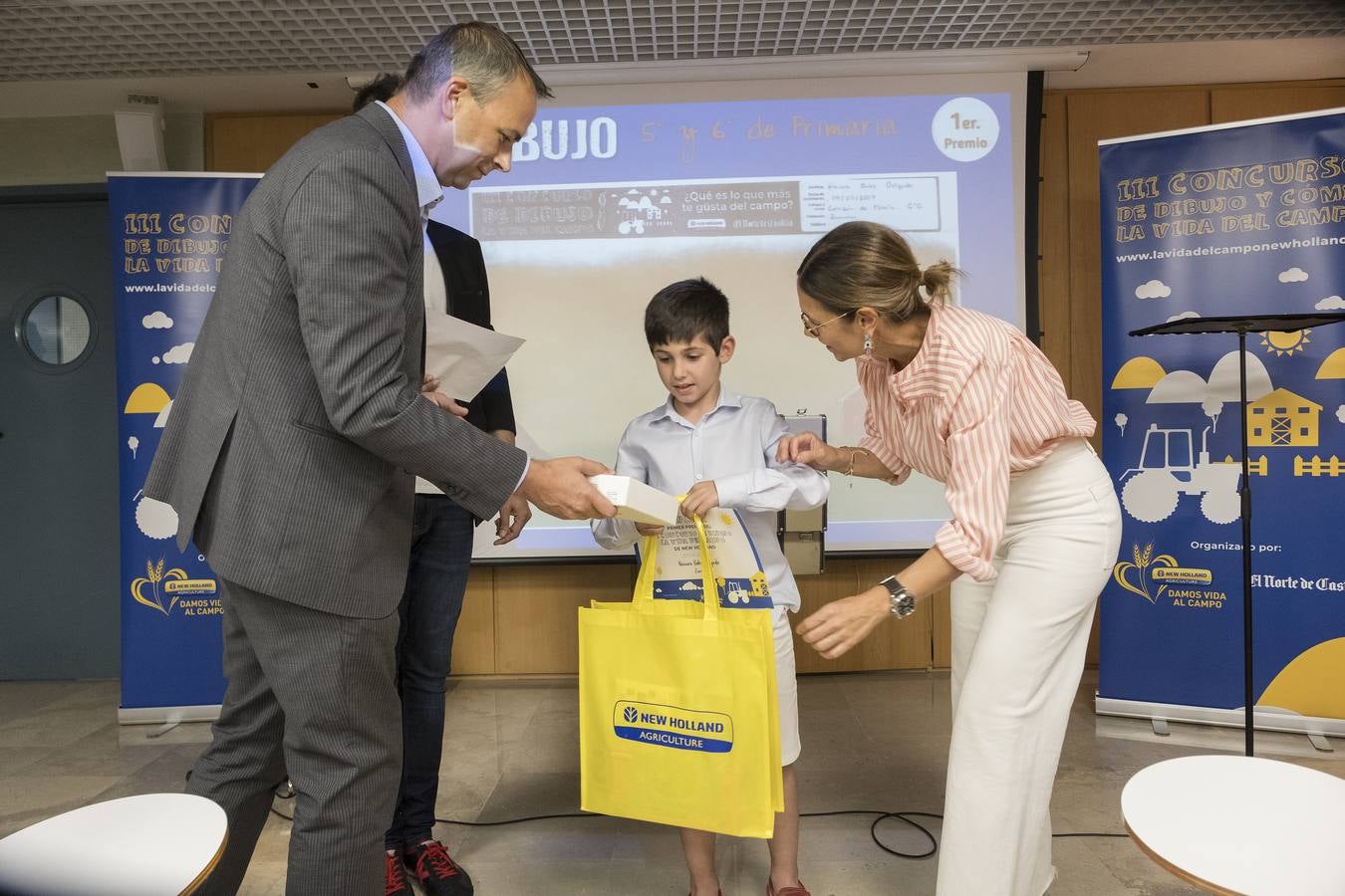 El concurso, organizado por New Holland y El Norte de Castilla, convocó a los escolares de entre tercero y sexto de primaria de Castilla y León para que plasmaran sobre el papel su particular modo de entender la vida en el campo