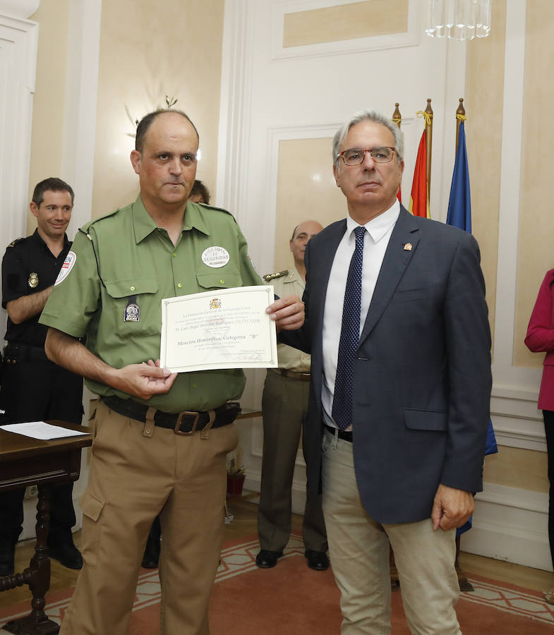 Fotos: Palencia reconoce el trabajo de los agentes de seguridad privada