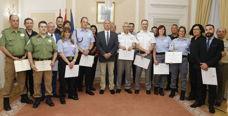 Fotos: Palencia reconoce el trabajo de los agentes de seguridad privada