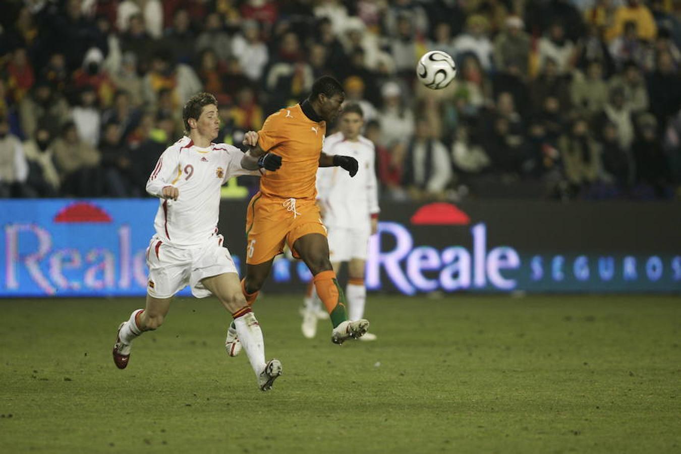 Resumen fotográfico del paso del futbolista Fernando Torres por Valladolid, tras anunciar su retirada del fútbol profesional.