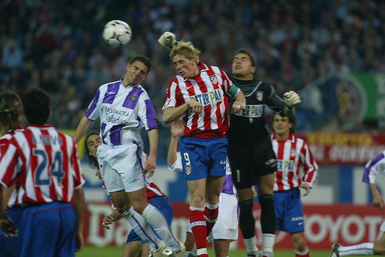 Resumen fotográfico del paso del futbolista Fernando Torres por Valladolid, tras anunciar su retirada del fútbol profesional.