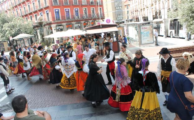 Danza en Fuente Dorada.