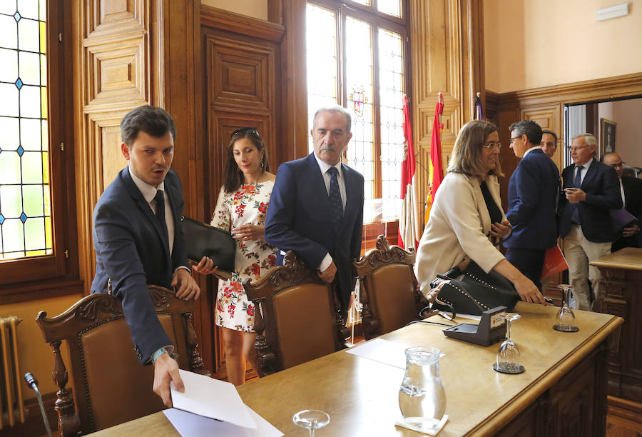 Fotos: Primer pleno del ayuntamiento de Palencia