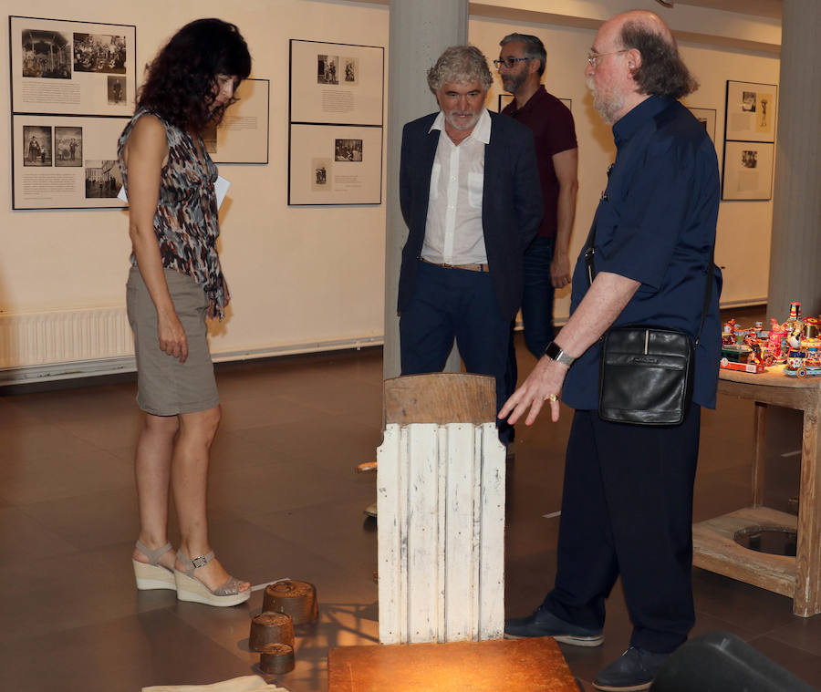 Fotos: Exposición &#039;Vendiendo en la calle&#039; en la Casa de Cultura Revilla de Valladolid