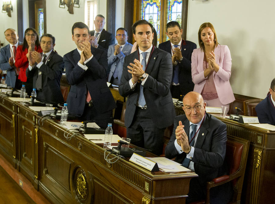 Conrado Íscar toma posesión como presidente de la Diputación de Valladolid. 