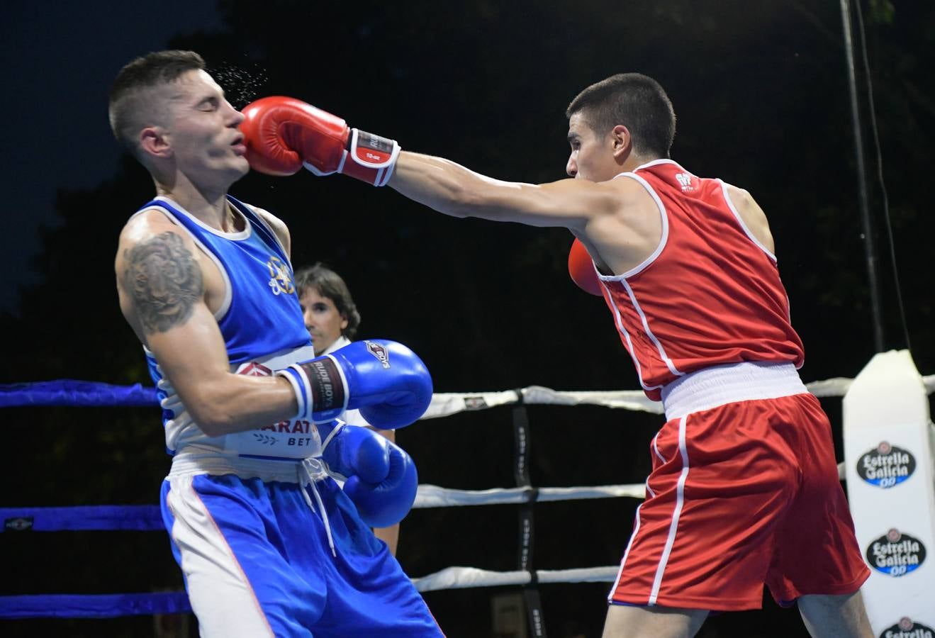 Numeroso público siguió los combates en el cuadrilátero instalado en al Acera de Recoletos.