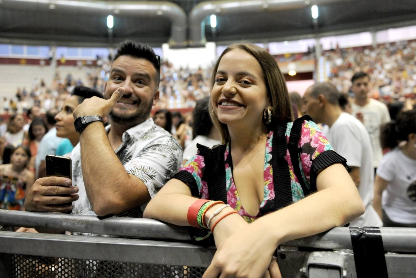 Más de 3.000 personas se dieron cita en la plaza de toros de La Flecha para cantar los mejores temas del repertorio del artista puertorriqueño 