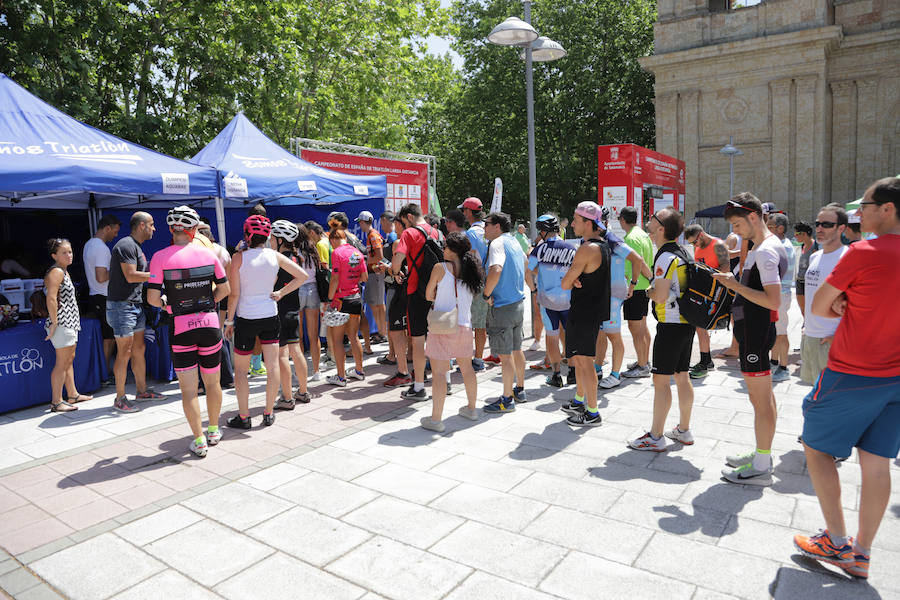 Fotos: Recogida dorsales del Campeonato de España de Triatlón en Salamanca