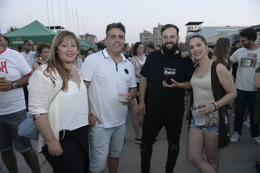 Valladolindie, «el festival más largo del mundo», celebra este año su 25 aniversario de música en directo. El primer concierto del ciclo, el de Izal, llenó ayer la Feria de Valladolid. El segundo, en el que actuarán Corizonas, Dorian y Siloé, tendrá lugar en la Plaza Mayor de la capital vallisoletana coincidiendo con la celebración de la Feria y Fiestas de la Virgen de San Lorenzo.