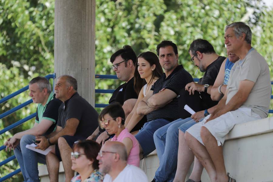 El concurso para que jóvenes jugadores intenten ganarse un hueco en el fútbol semiprofesional ha arrancado hoy en Salamanca.