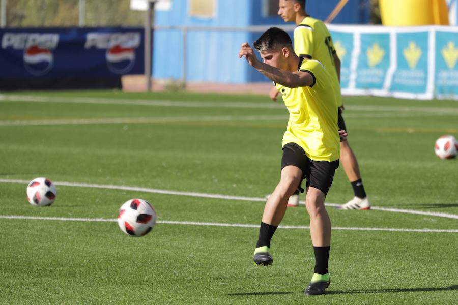 El concurso para que jóvenes jugadores intenten ganarse un hueco en el fútbol semiprofesional ha arrancado hoy en Salamanca.