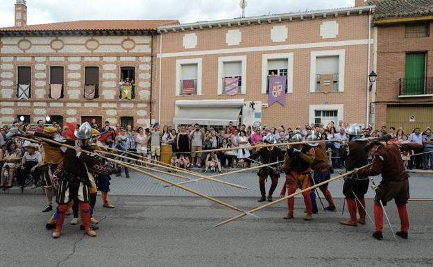 Recreación histórica de la llegada de Carlos V a Mojados.