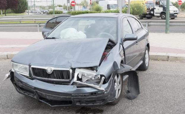 Uno de los coches implicados en el accidente. 