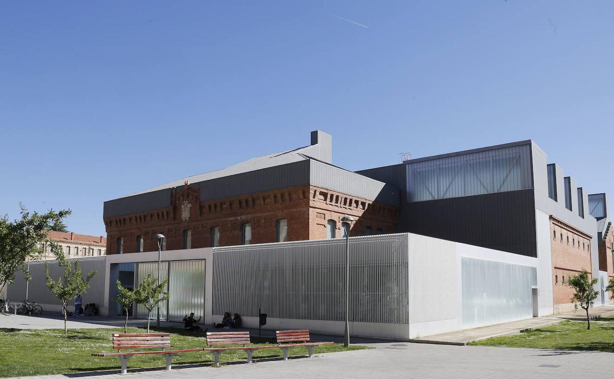 El centro cultural Lecrác (Av.Valladolid, 26). 