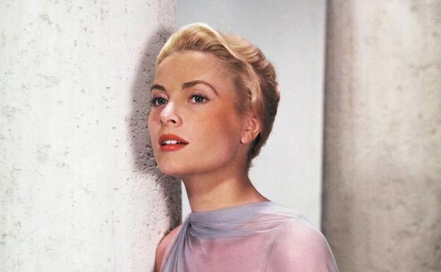 Grace Kelly, en una escena de la película 'Atrapa a un ladrón'.