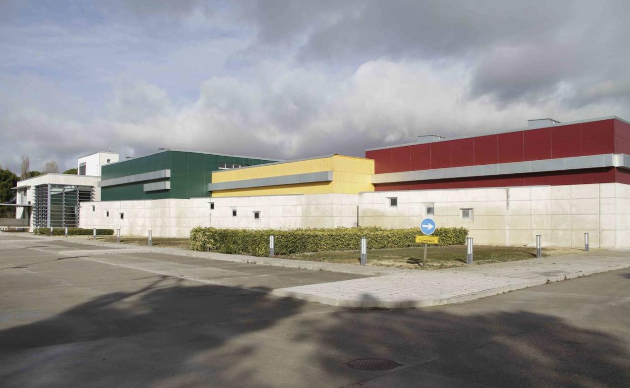 Exterior de la bodega Vizar, situada en la finca Peñalba. 