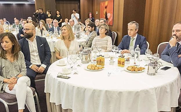 María de Diego (PP), Domingo Rodríguez (El Norte), Pilar delOlmo (PP), Charo López (El Norte) y Pablo Sáez (Vox). 