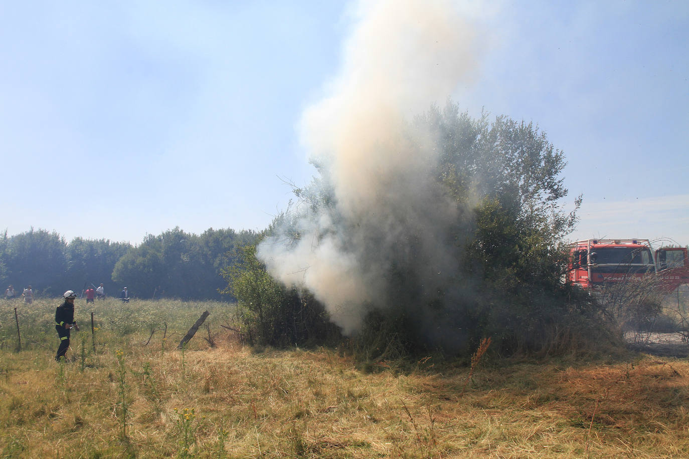Fotos: Incendio en Trescasas (y 2)