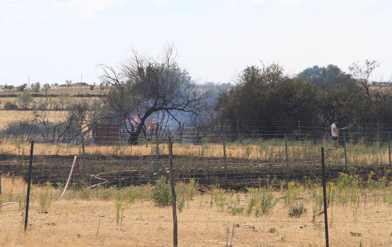 Fotos: Incendio en Trescasas (y 2)