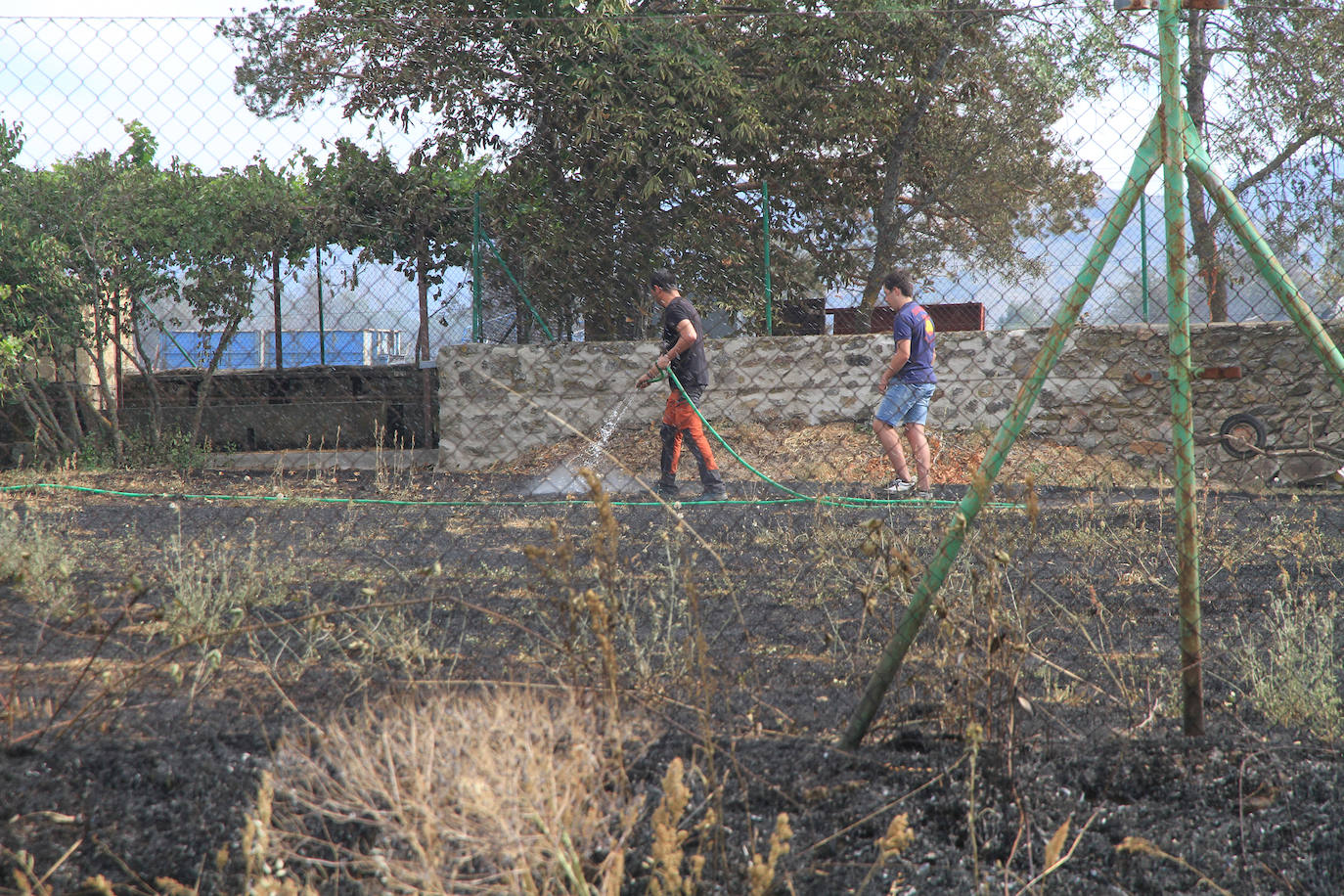 Fotos: Incendio en Trescasas (y 2)
