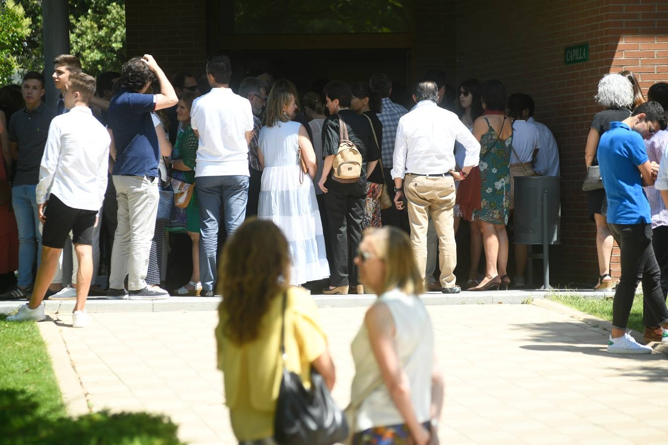 Decenas de personas han abarrotado la capilla del tanatorio de las Contiendas para despedirse de la secretaria del Colegio de Abogados de Valladolid
