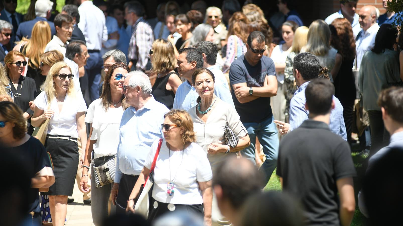 Decenas de personas han abarrotado la capilla del tanatorio de las Contiendas para despedirse de la secretaria del Colegio de Abogados de Valladolid
