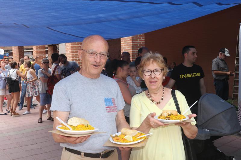 Fotos: Paellada en el barrio Delicias