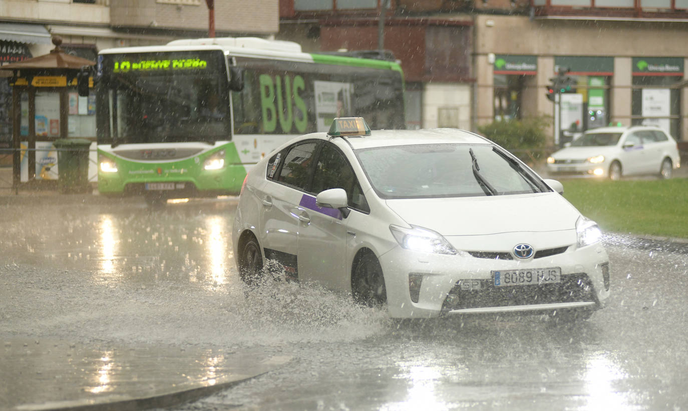 Fotos: Fuertes lluvias este sábado en Valladolid