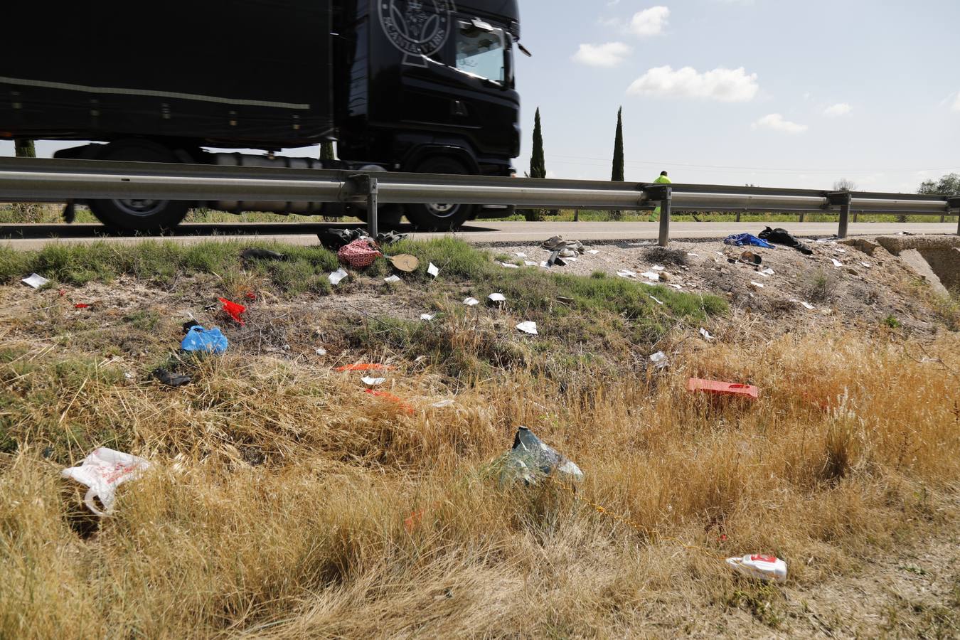 Fotos: Tres heridos en una accidente de tráfico en la carretera N-122 en Valladolid