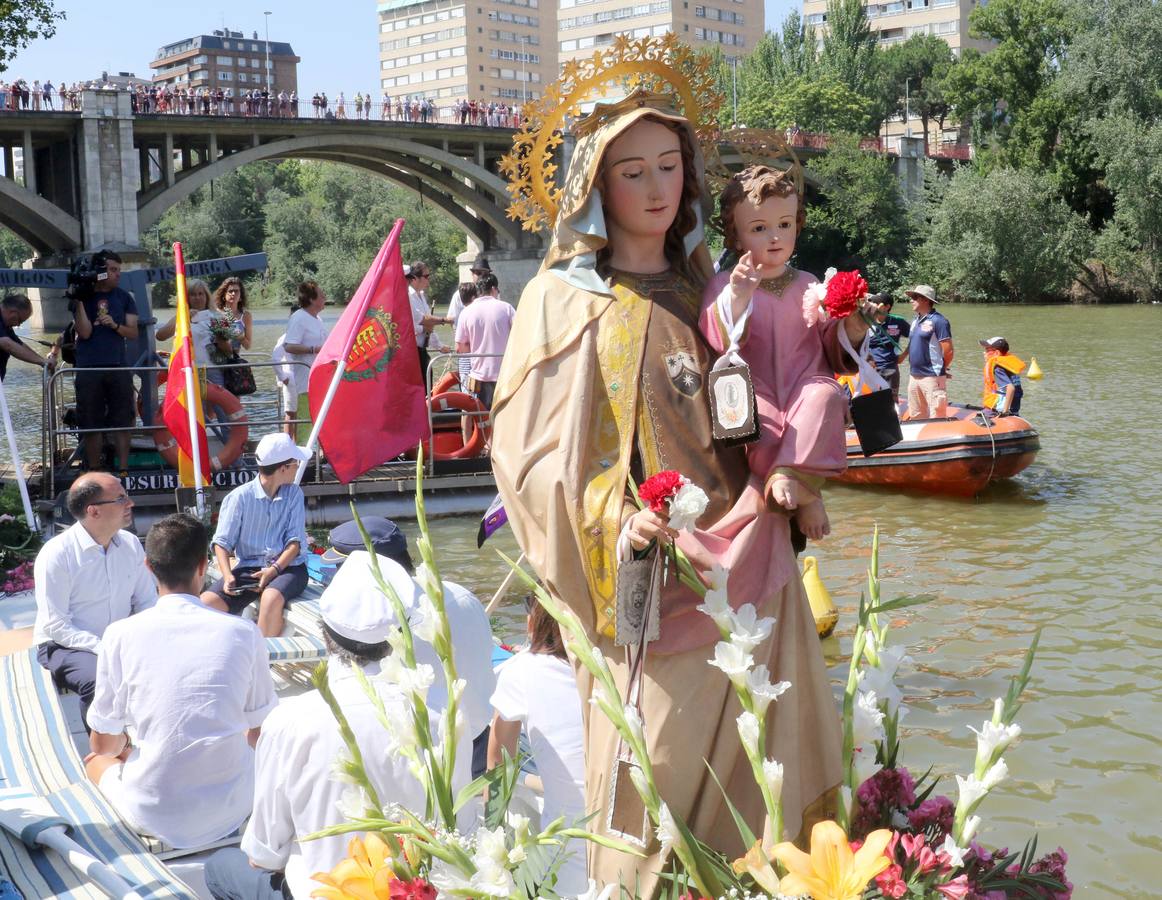 Procesión fluvial de la Virgen del Carmen en Valladolid