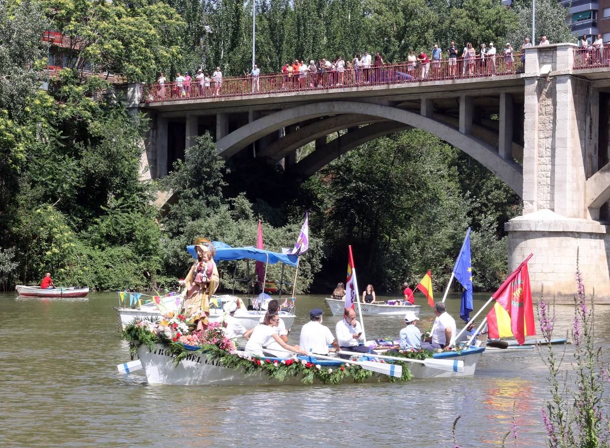 Procesión fluvial de la Virgen del Carmen en Valladolid