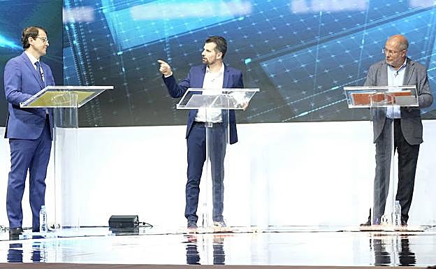 Mañueco, Tudanca e Igea, en uno d elos debates del 26-M.