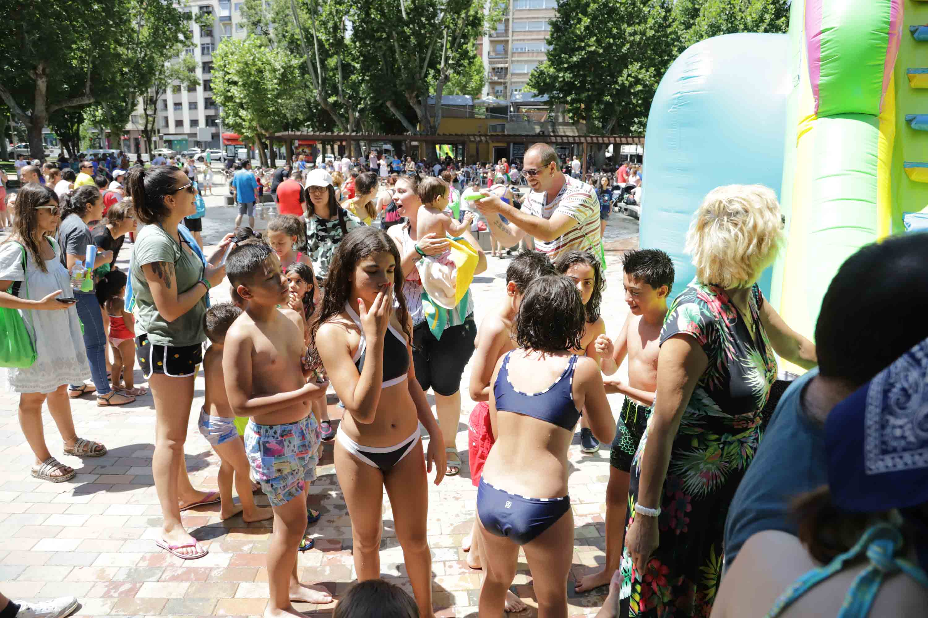 Fotos: Campaña &#039;Mójate por la esclerosis&#039; en Salamanca