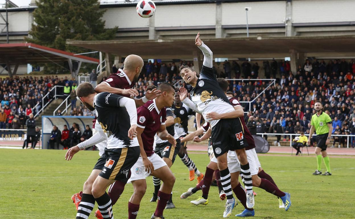 El primer derbi: Salamanca CF-Unionistas CF, el 6 de octubre en el estadio Helmántico