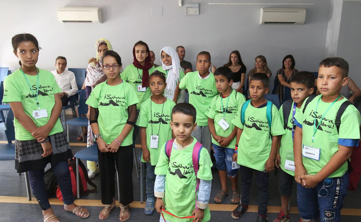 Los niños saharauis que este año participan en el programa Vacaciones en Paz, hace unos días, a su llegada a Segovia. 