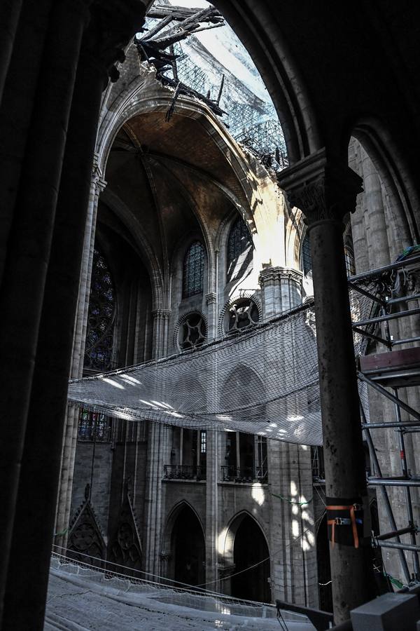 Han pasado tres meses del devastador incendio que en abril arrasaba parte de la cubierta de la catedral parisina y destruía su icónica aguja | Las obras de restauración deberán concluir en un plazo de cinco años, aunque, de momento, las tareas se centran en limpiar y consolidar la estructura